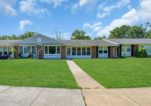 4th image of 605B Lake Point Dr #B, Lakewood, NJ 08701 | MLS# 22626192