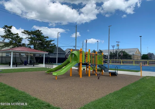 2nd image of 125 Strickland Blvd, Lavallette, NJ 08735