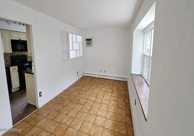 3rd image of 10 Columbia Pl, Parlin, NJ 08859 | MLS# 22626186
