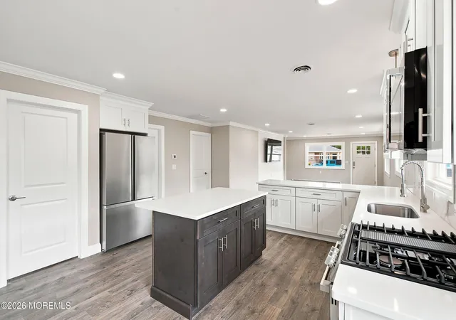 Photo 3 of Single family home for sale at 5 Le Lamentin Dr, Toms River, NJ 08757 | MLS# 22626227 | Listing updated on 2026-10-05