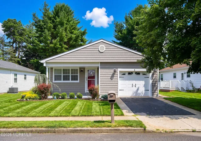 1st image of 4 Doral Dr, Toms River, NJ 08757 | MLS# 22626295