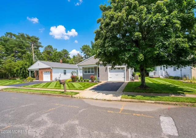 49th image of 4 Doral Dr, Toms River, NJ 08757 | MLS# 22626295