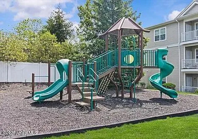 2nd image of 136 Mill Pond Wy, Eatontown, NJ 07724