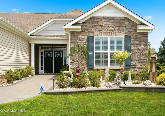 Photo 2 of Single family home for sale at 6 Otter Cir, Barnegat, NJ 08005 | MLS# 22626325 | Listing updated on 2026-09-16
