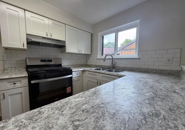 Listing Photo 4 - Condo for sale in building located at 148 Delaware Trl, Lakewood, NJ 08701