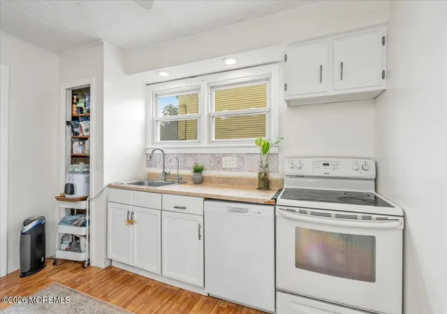 Photo 4 of Single family home for sale at 54 Chingarora Ave, Keyport, NJ 07735 | MLS# 22626244 | Listing updated on 2026-10-16