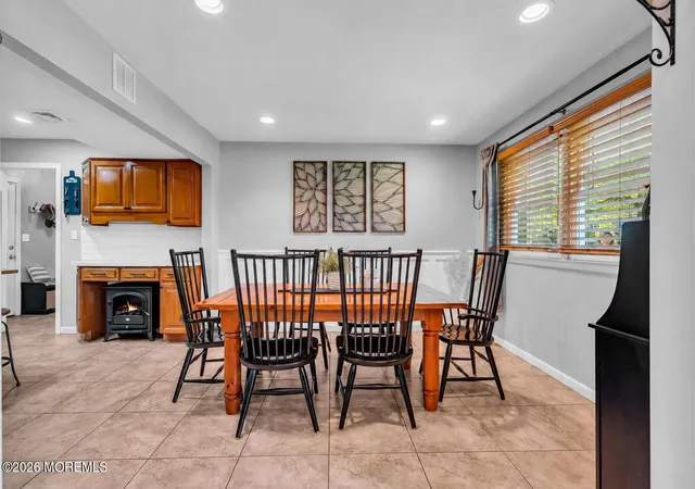 4th image of 18 Wylie Ter, Morganville, NJ 07751 | MLS# 22626242
