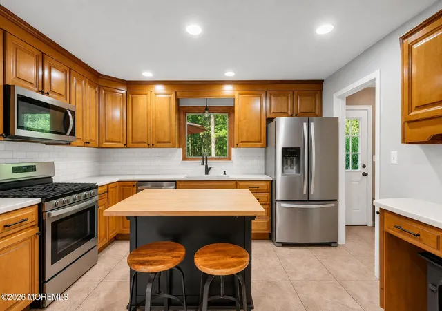 5th image of 18 Wylie Ter, Morganville, NJ 07751 | MLS# 22626242