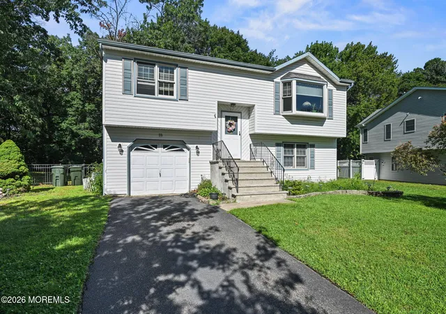 Photo 3 of Single family home for sale at 18 Molly Pitcher Dr, Hazlet, NJ 07730 | MLS# 22626492 | Listing updated on 2026-10-05