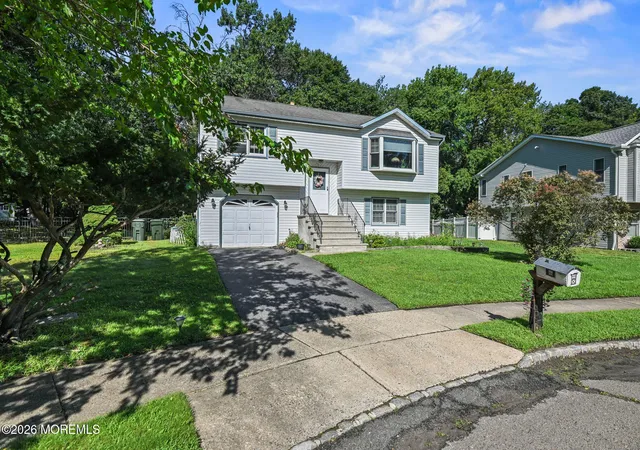 Photo 4 of Single family home for sale at 18 Molly Pitcher Dr, Hazlet, NJ 07730 | MLS# 22626492 | Listing updated on 2026-10-05