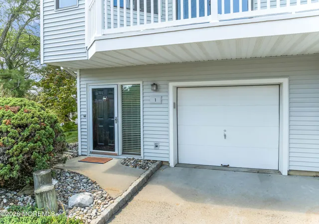 3rd image of 1 Navesink Ct, Long Branch, NJ 07740
