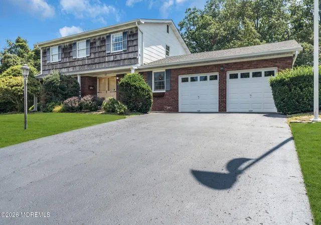 Photo 3 of Single family home for sale at 29 Meadowbrook Dr, Howell, NJ 07731 | MLS# 22626329 | Listing updated on 2026-09-04