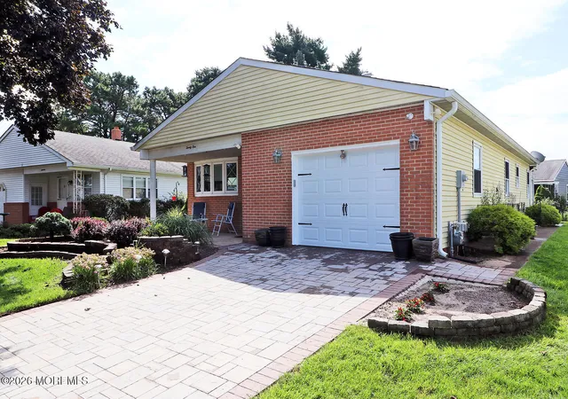 Photo 4 of Single family home for sale at 21 Lismore Dr, Berkeley, NJ 08721 | MLS# 22626372 | Listing updated on 2026-10-11