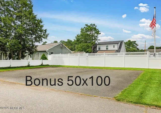 Photo 2 of Single family home for sale at 1633 2nd Ave, Toms River, NJ 08757 | MLS# 22626847 | Listing updated on 2026-09-28