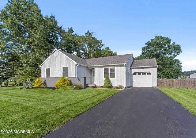 2nd image of 1461 Iroquois Ct S, Toms River, NJ 08755 | MLS# 22626353