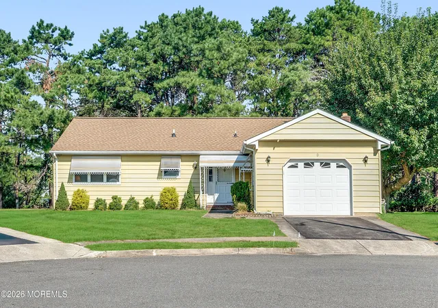 Photo 2 of Sale Pending at 9 San Carlos Ct, Toms River, NJ 08757 | MLS# 22626627 | Listing updated on 2026-10-02