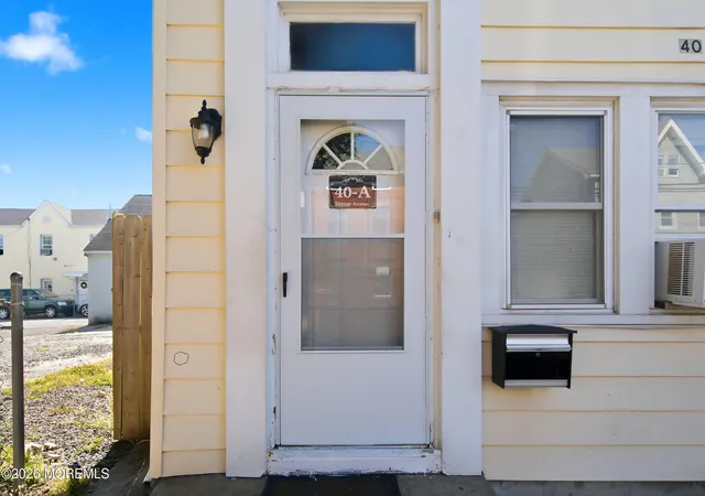 4th image of 40 Throop Ave, New Brunswick, NJ 08901 | MLS# 22626798