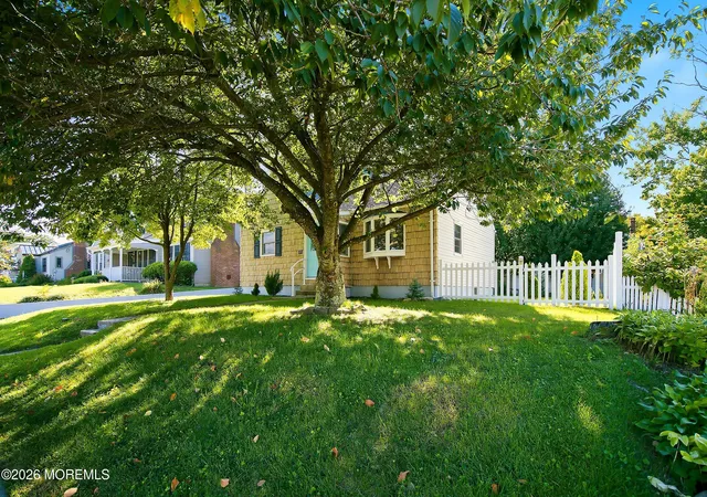 Photo 2 of Single family home for sale at 122 9th St, Belford, NJ 07718 | MLS# 22626493 | Listing updated on 2026-09-01