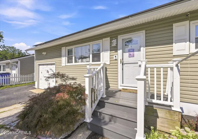 Photo 2 of Sale Pending at 401 Applegate Ave, Toms River, NJ 08757 | MLS# 22626531 | Listing updated on 2026-10-14