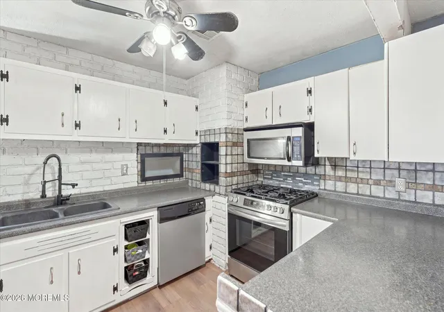 Photo 3 of Sale Pending at 401 Applegate Ave, Toms River, NJ 08757 | MLS# 22626531 | Listing updated on 2026-10-14