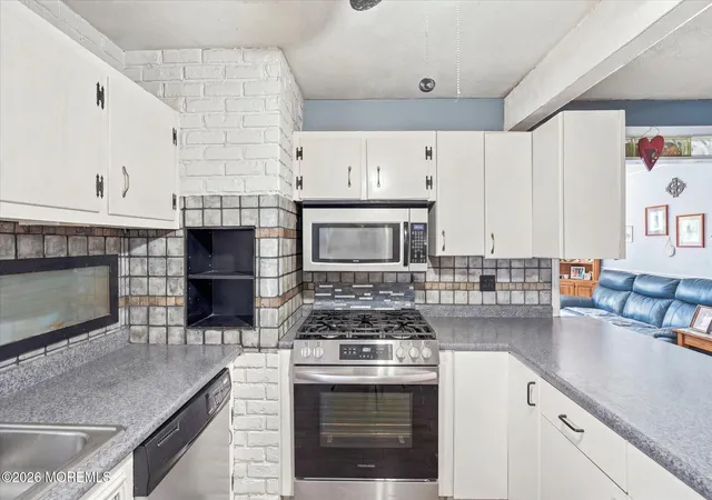Photo 4 of Sale Pending at 401 Applegate Ave, Toms River, NJ 08757 | MLS# 22626531 | Listing updated on 2026-10-14