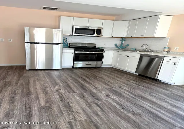 2nd image of 22 Seaside Pl, Keansburg, NJ 07734 | MLS# 22626542