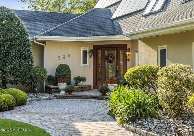 Photo 3 of Sale Pending at 528 Eagle Point Dr, Toms River, NJ 08753 | MLS# 22626597 | Listing updated on 2026-08-31
