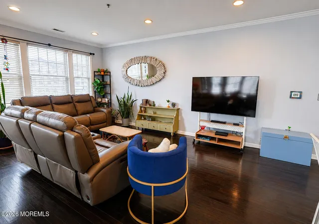 3rd image of 33 Cooper Ave, Long Branch, NJ 07740