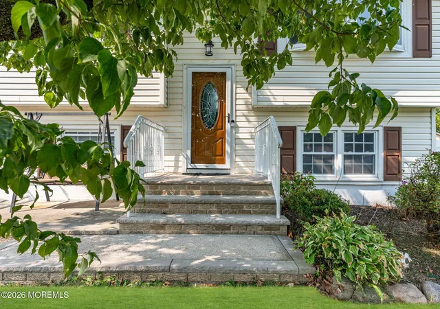 Photo 3 of Single family home for sale at 666 Longview Dr, Toms River, NJ 08753 | MLS# 22626602 | Listing updated on 2026-09-10