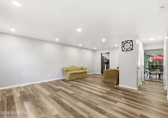 4th image of 572 Davids Ct, Lakewood, NJ 08701 | MLS# 22626686
