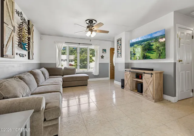 Photo 4 of Single family home for sale at 5 Lake Dr, Howell, NJ 07731 | MLS# 22626780 | Listing updated on 2026-08-31