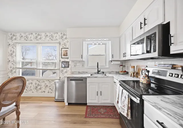 5th image of 11 Grove St, Middletown, NJ 07748 | MLS# 22626756