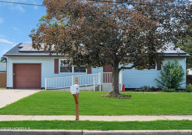 Photo 1 of Single family home for sale at 9 Green Ridge Dr, Toms River, NJ 08757 | MLS# 22627318 | Listing updated on 2026-09-02