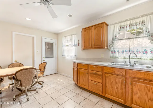 5th image of 44 Garfield Pl, Sayreville, NJ 08859 | MLS# 22626676