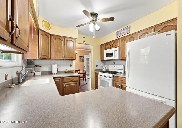 Photo 4 of Single family home for sale at 48 Markwood Dr, Howell, NJ 07731 | MLS# 22626839 | Listing updated on 2026-10-16
