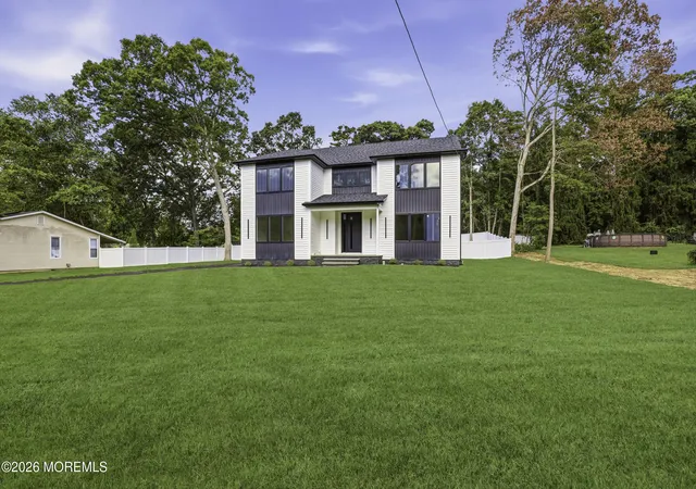 Photo 3 of Single family home for sale at 482 Freehold Rd, Jackson, NJ 08527 | MLS# 22626737 | Listing updated on 2026-09-09