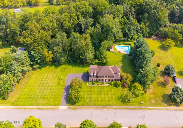 Photo 2 of Single family home for sale at 9 Stacy Dr, Cream Ridge, NJ 08514 | MLS# 22626673 | Listing updated on 2026-09-21