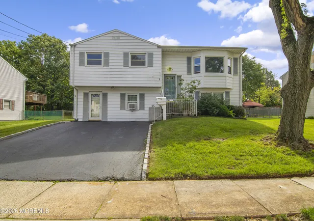 Photo 3 of Sale Pending at 31 Heidi Dr, Fords, NJ 08863 | MLS# 22626743 | Listing updated on 2026-09-11