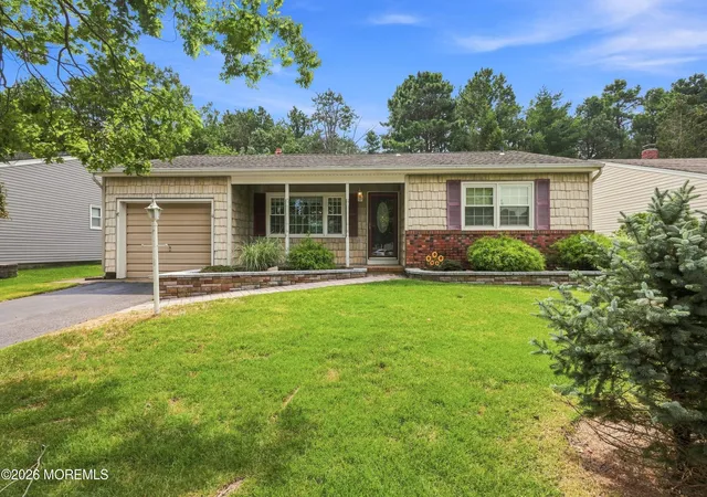 Photo 1 of Single family home for sale at 42 Castleton Dr, Toms River, NJ 08757 | MLS# 22627233 | Listing updated on 2026-09-06