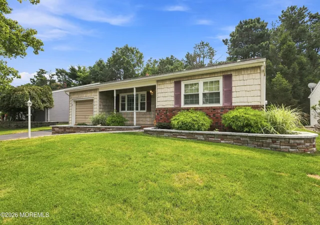 Photo 2 of Single family home for sale at 42 Castleton Dr, Toms River, NJ 08757 | MLS# 22627233 | Listing updated on 2026-09-06