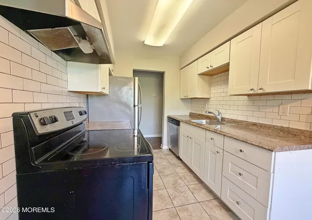 Listing Photo 4 - Condo for sale in building located at 75 Stonehurst Blvd, Freehold, NJ 07728 - Unit #F