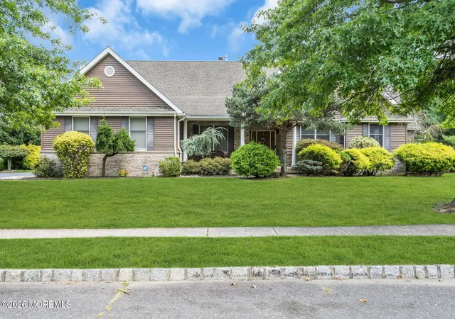 Photo 4 of Single family home for sale at 2303 Donna Dee Ct, Toms River, NJ 08755 | MLS# 22626906 | Listing updated on 2026-08-28
