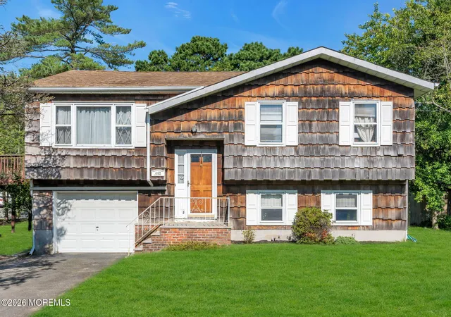 Photo 2 of Sale Pending at 462 Cornell Dr, Brick, NJ 08723 | MLS# 22627011 | Listing updated on 2026-09-14