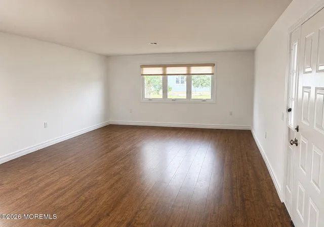 Photo 4 of Single family home for sale at 8 Buena Visa Dr, Toms River, NJ 08757 | MLS# 22627274 | Listing updated on 2026-09-16
