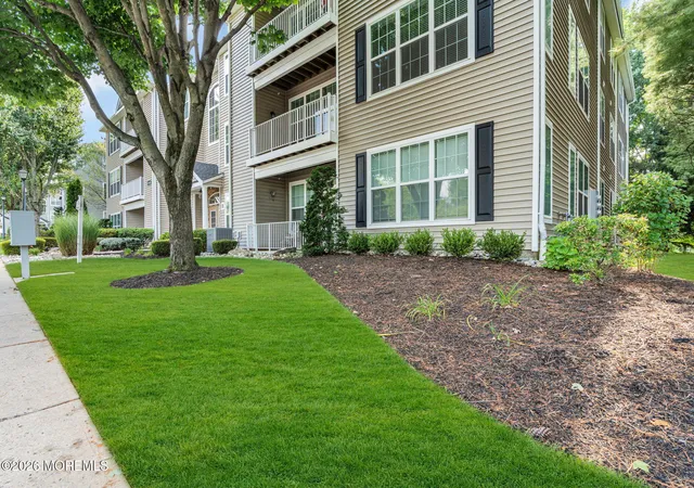 3rd image of 663 Saint Andrews Pl, Manalapan, NJ 07726 | MLS# 22627032