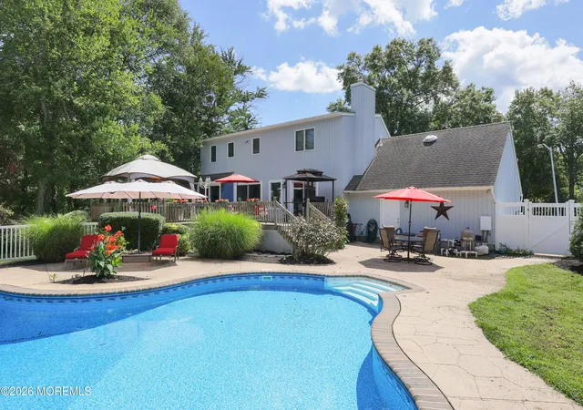 Photo 3 of Single family home for sale at 731 Mccormick Dr, Toms River, NJ 08753 | MLS# 22626992 | Listing updated on 2026-08-30