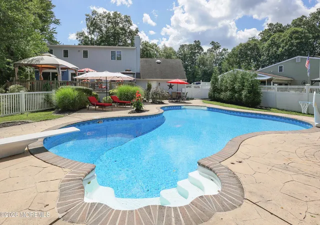Photo 4 of Single family home for sale at 731 Mccormick Dr, Toms River, NJ 08753 | MLS# 22626992 | Listing updated on 2026-08-30