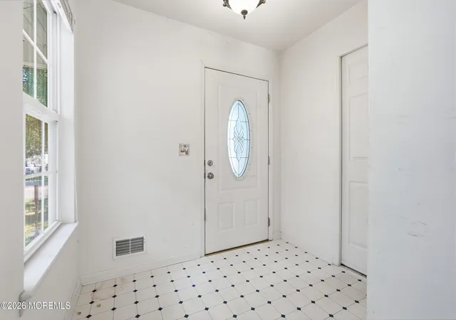 Photo 3 of Single family home for sale at 711 Anglesea Ave, Ocean Gate, NJ 08740 | MLS# 22626948 | Listing updated on 2026-09-21