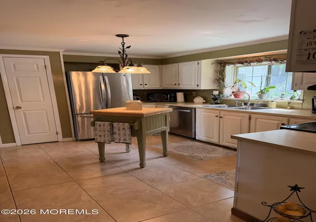 Photo 3 of Manufactured home for sale at 8 Tanglewood Dr, Cream Ridge, NJ 08514 | MLS# 22627054 | Listing updated on 2026-09-25