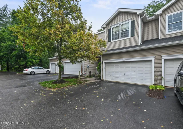 2nd image of 12 Cypress Ct, Clinton, NJ 08809